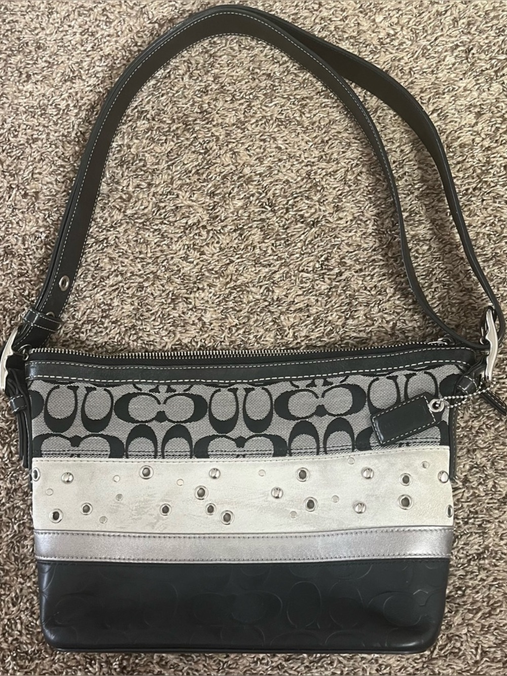 Woman’s Vintage Y2K Coach Purse